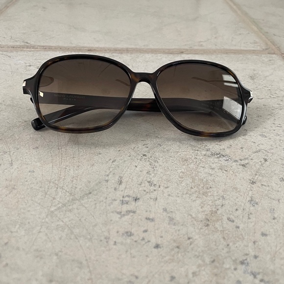 YSL Saint Laurent Classic Havana Sunglasses - Picture 8 of 10